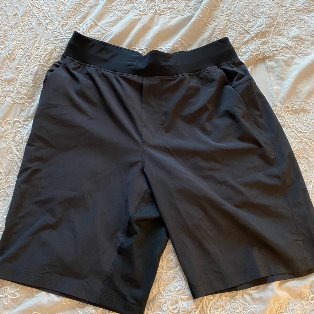 Lululemon black shorts